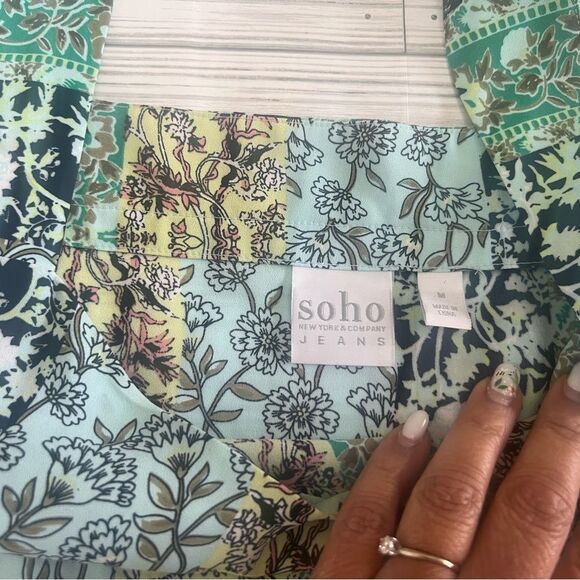 Soho Jeans Floral Green Off-Shoulder Top, cold shoulder, boho - Picture 4 of 7